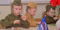 Дети Наро-Фоминска изготовили для ветеранов ВОв, бойцов СВО и тружеников тыла — открытки ко Дню Победы - Администрация Наро-Фоминского г.о.